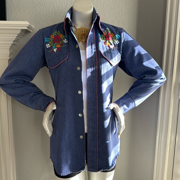 Authentic vintage 70’s embroidered denim shirt - size (approx) XS - Picture 1 of 6